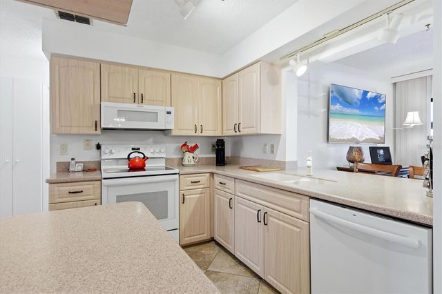 140 INLETS BOULEVARD 140, Nokomis, FL 34275