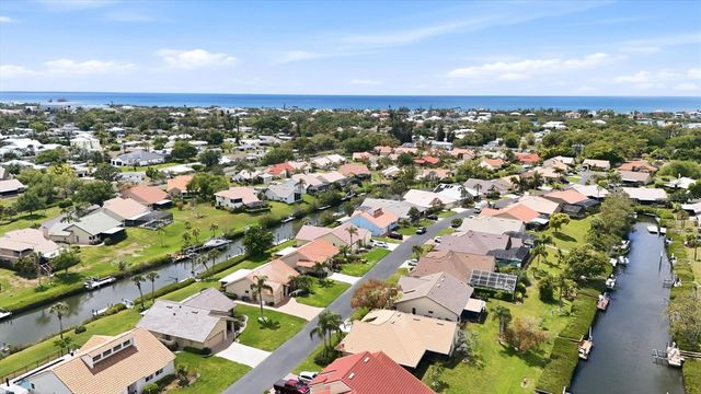 140 INLETS BOULEVARD 140, Nokomis, FL 34275