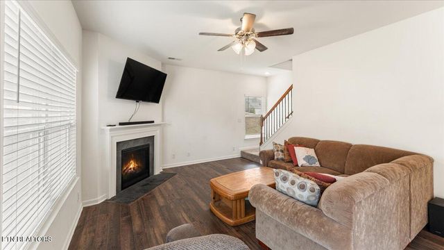 240 Summer Glenn Lane, Loudon, TN 37774