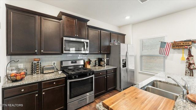 240 Summer Glenn Lane, Loudon, TN 37774