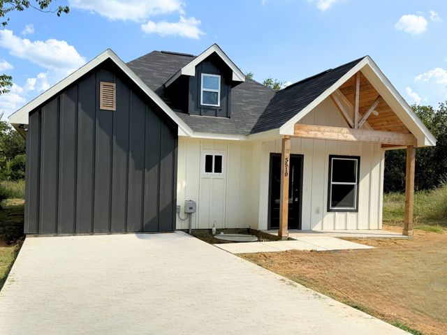 5510 Mercedes Circle, Granbury, TX 76048