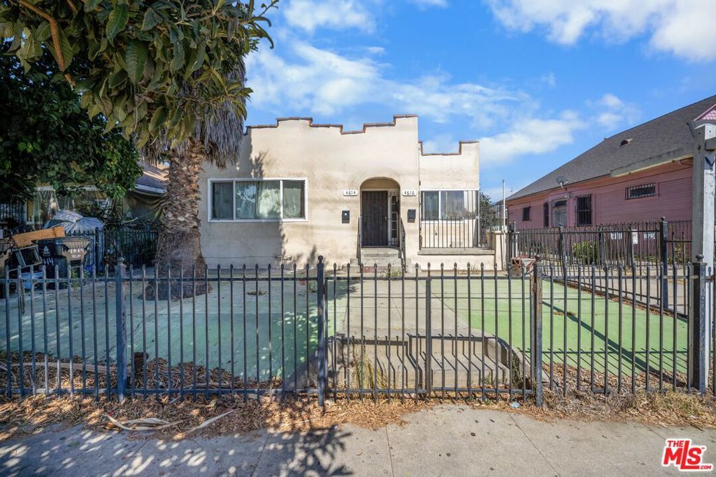 Image 3 of property listing at 4614 Wall Street, Los Angeles, CA 90011