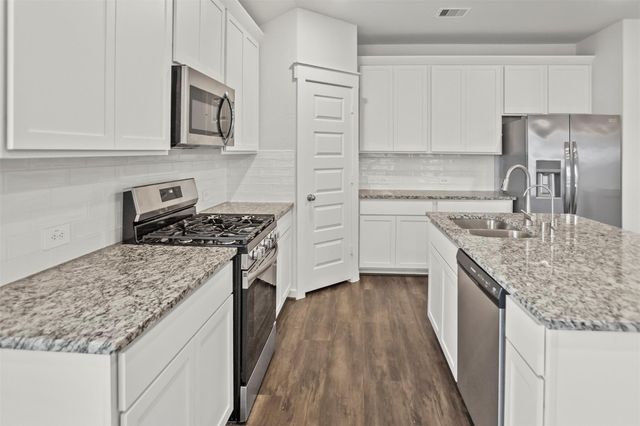 30290 Kingston Heath Drive, Cleveland, TX 77327