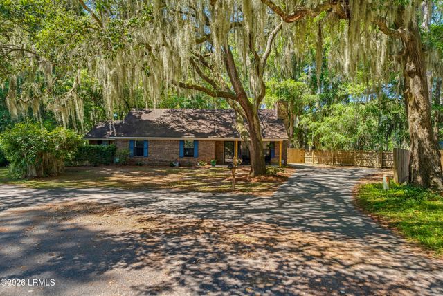 2406 Grinkley Court, Port Royal, SC 29935