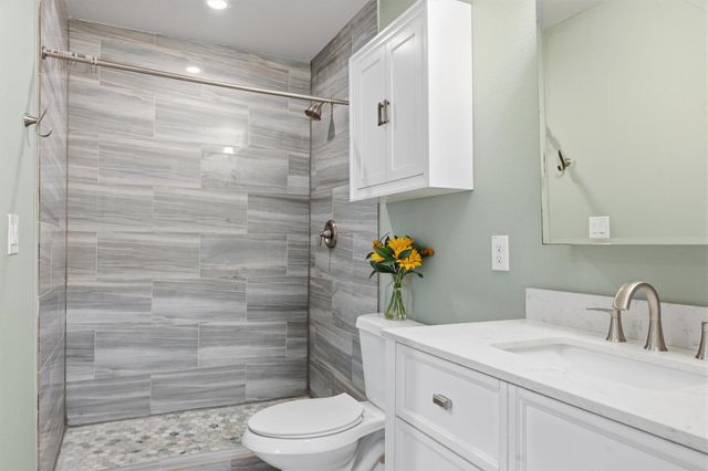 5704 Gloucester LN A, Austin, TX 78723