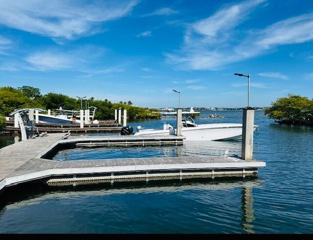 640 Oak Street, Boynton Beach, FL 33435