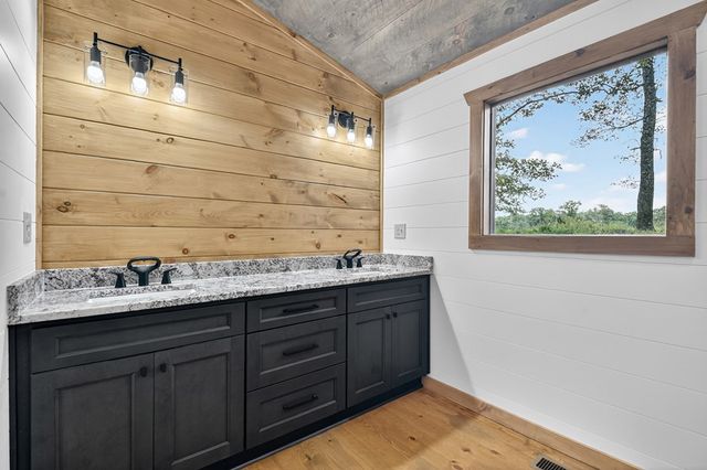288 Windy Valley Trail, Blue Ridge, GA 30513