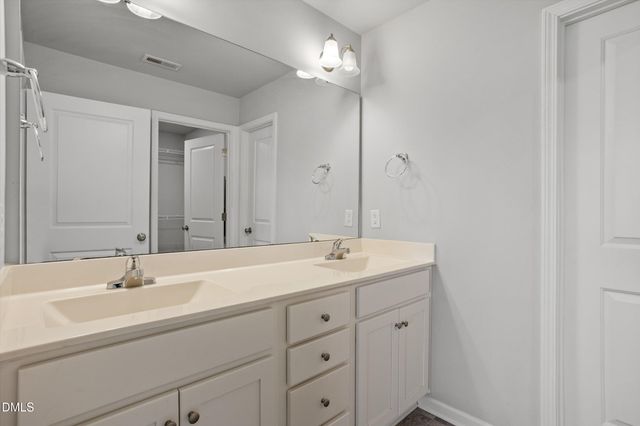 140 Denning Farms Lane, Benson, NC 27504