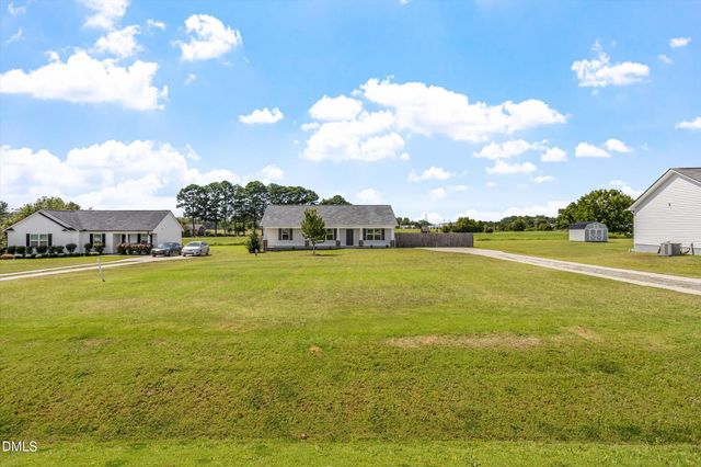 140 Denning Farms Lane, Benson, NC 27504