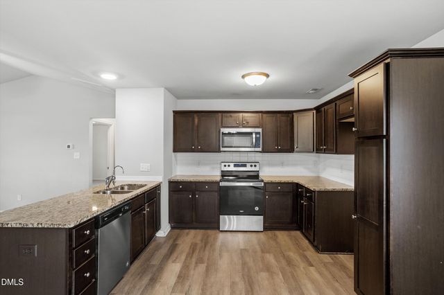 140 Denning Farms Lane, Benson, NC 27504