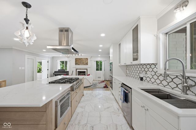 7616 Westfield Boulevard, Indianapolis, IN 46240