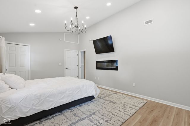 7616 Westfield Boulevard, Indianapolis, IN 46240