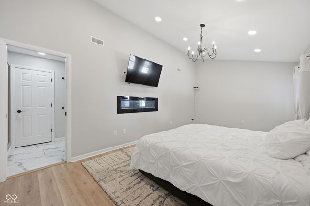 7616 Westfield Boulevard, Indianapolis, IN 46240
