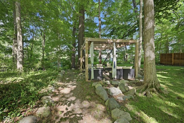 7616 Westfield Boulevard, Indianapolis, IN 46240