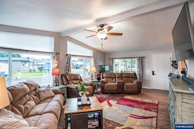 3355 Snow Peak Pl, Lebanon, OR 97355