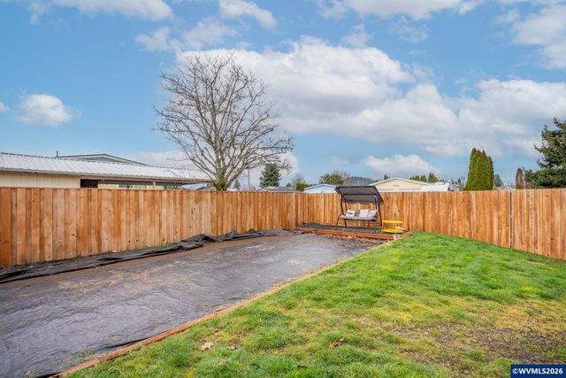 3355 Snow Peak Pl, Lebanon, OR 97355