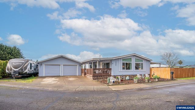 3355 Snow Peak Pl, Lebanon, OR 97355