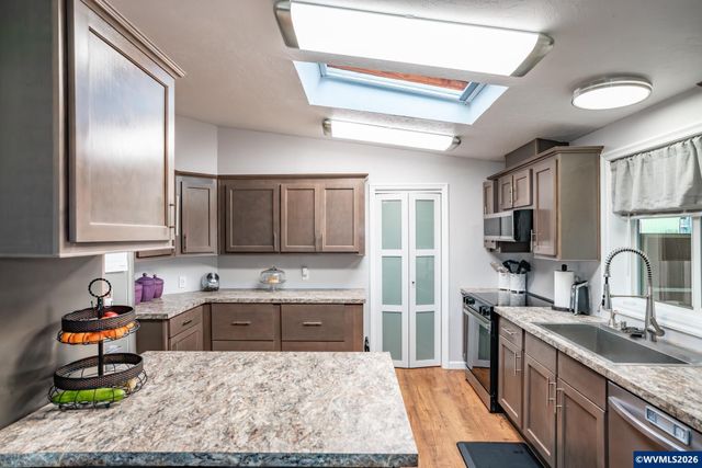 3355 Snow Peak Pl, Lebanon, OR 97355