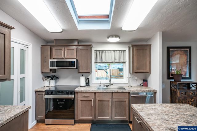 3355 Snow Peak Pl, Lebanon, OR 97355