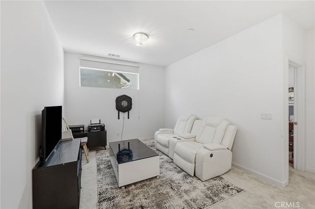 7022 Calla Lily 3, Fontana, CA 92336