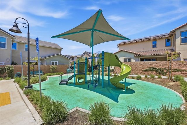 7022 Calla Lily 3, Fontana, CA 92336