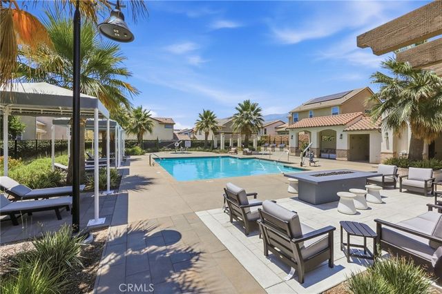 7022 Calla Lily 3, Fontana, CA 92336
