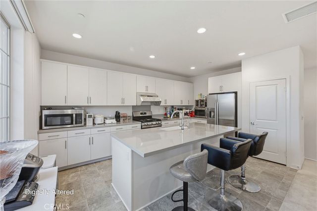 7022 Calla Lily 3, Fontana, CA 92336
