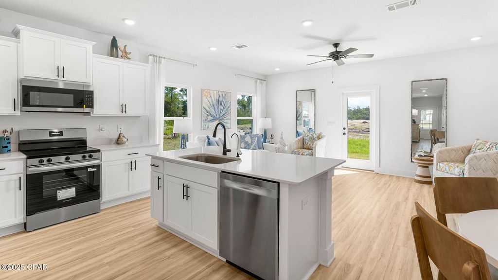 Image 4 of property listing at 266 Phillips Bluff Avenue, Panama City Beach, FL 32407