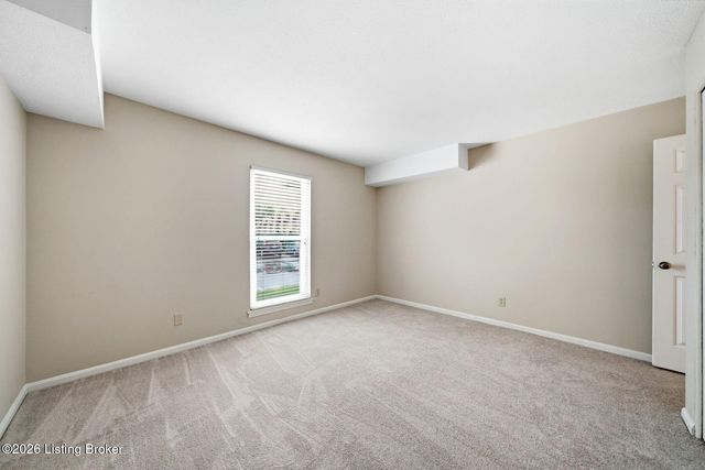 708 La Fontenay Ct, Louisville, KY 40223