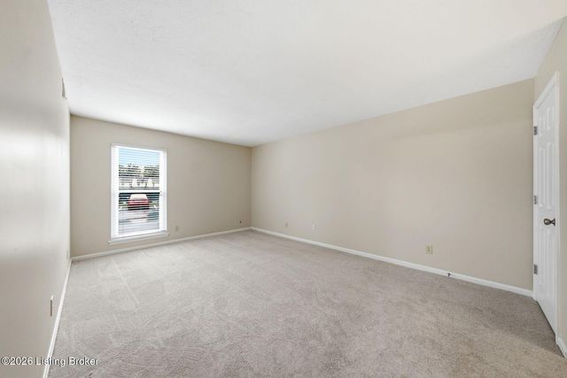 708 La Fontenay Ct, Louisville, KY 40223