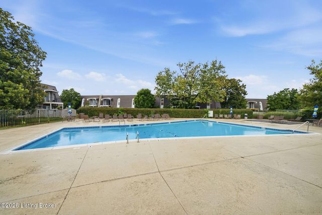 708 La Fontenay Ct, Louisville, KY 40223