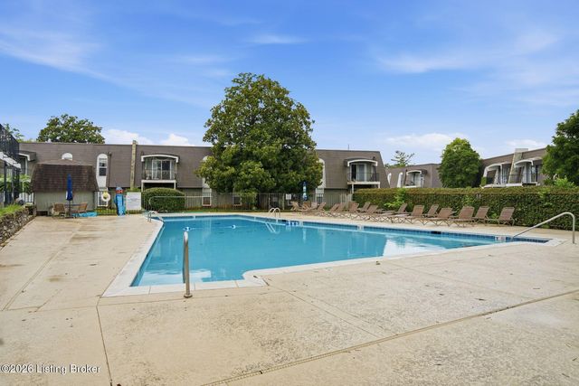 708 La Fontenay Ct, Louisville, KY 40223
