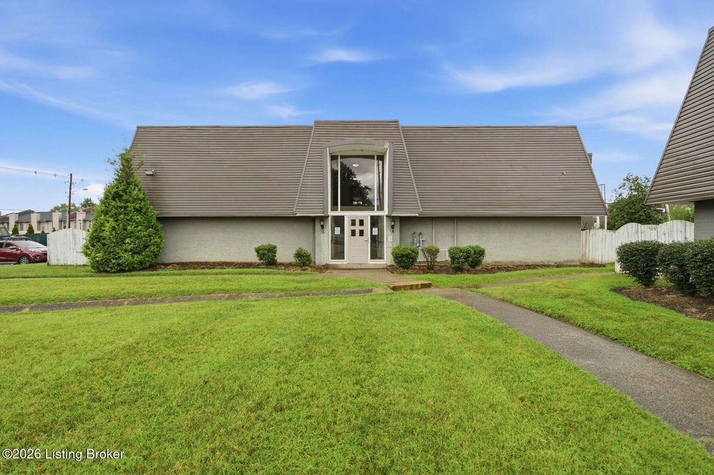 708 La Fontenay Ct, Louisville, KY 40223