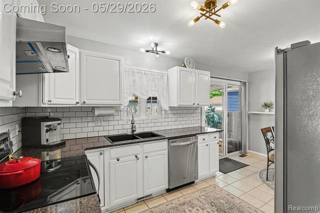 26633 Rialto Street, Madison Heights, MI 48071