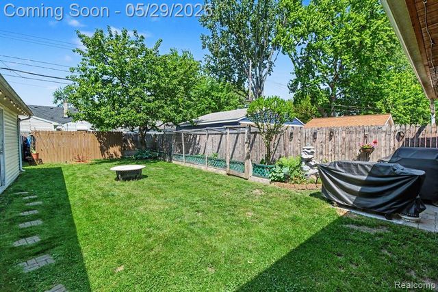 26633 Rialto Street, Madison Heights, MI 48071