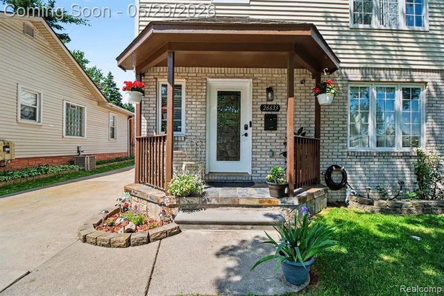 26633 Rialto Street, Madison Heights, MI 48071