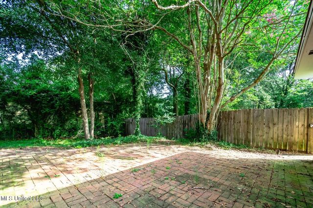 210 Valley Vista Drive, Jackson, MS 39211