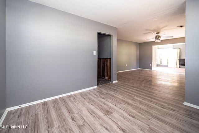 210 Valley Vista Drive, Jackson, MS 39211