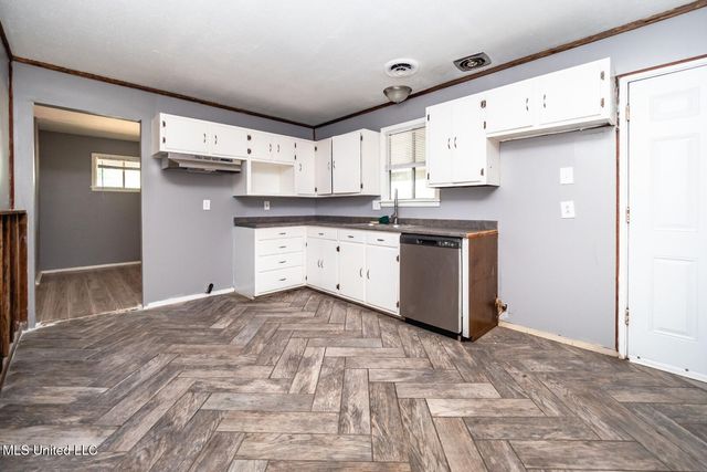 210 Valley Vista Drive, Jackson, MS 39211