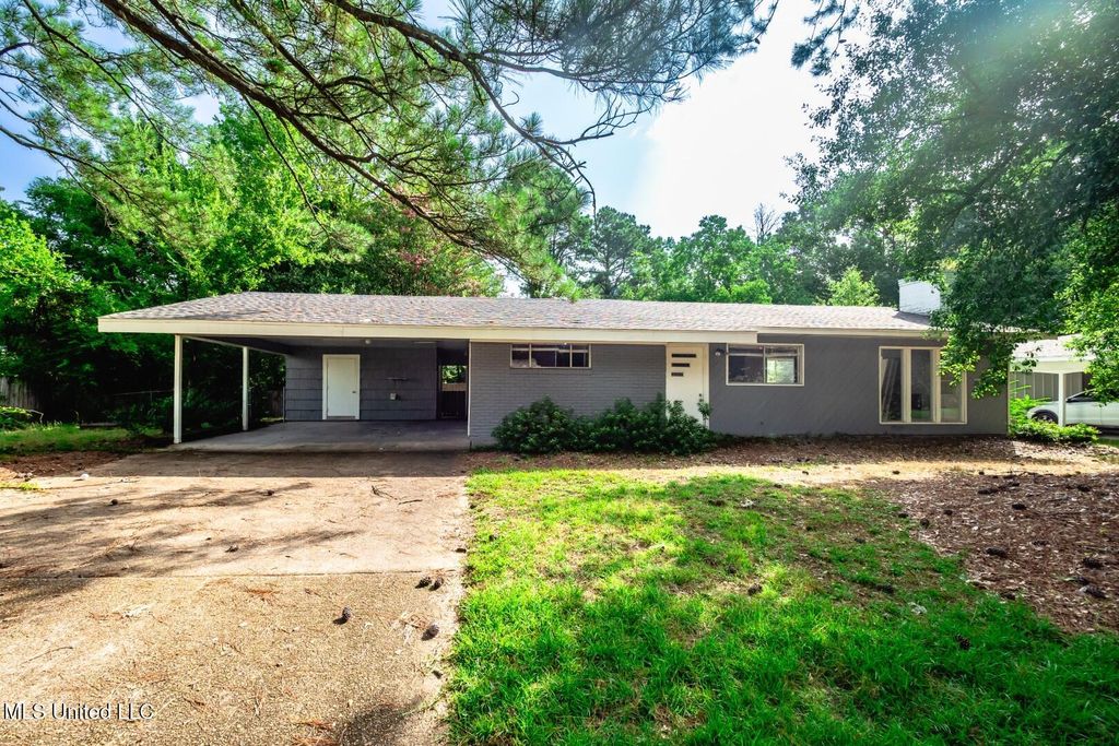 210 Valley Vista Drive, Jackson, MS 39211