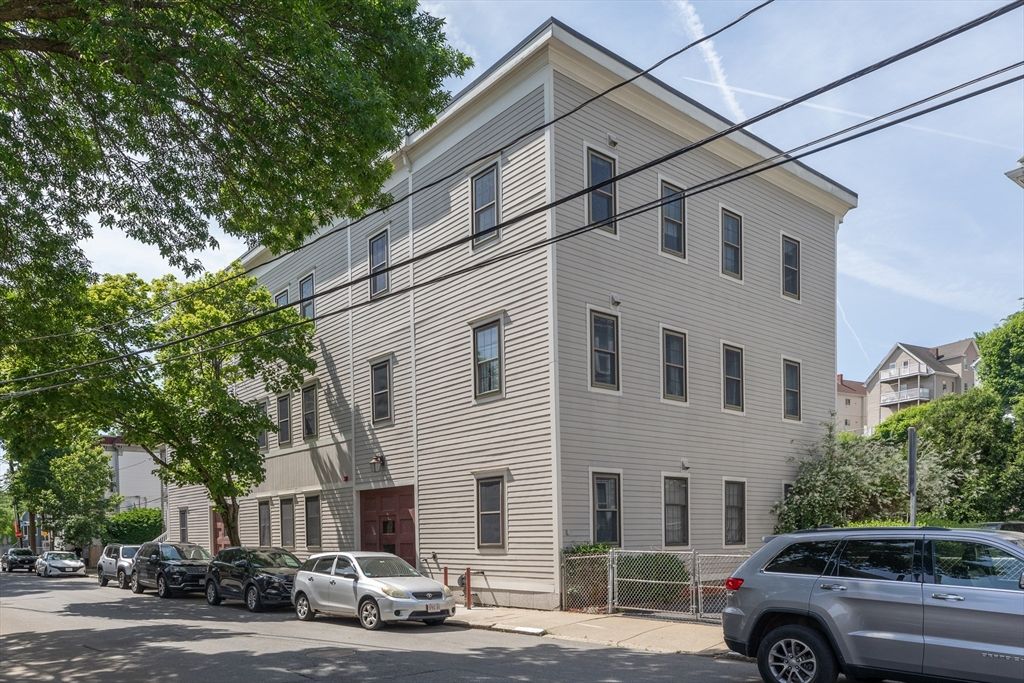 74 Gilman St 4, Somerville, MA 02145