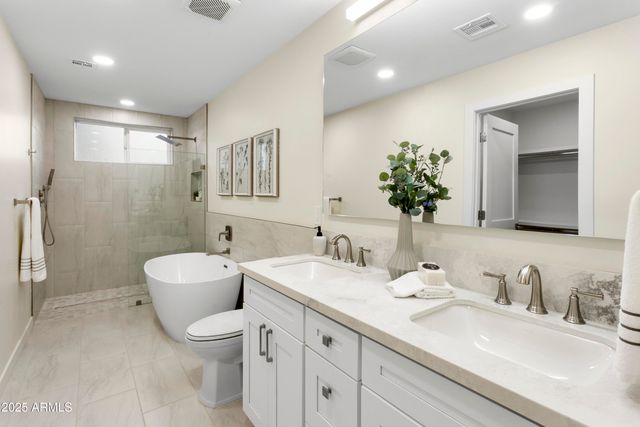 2273 E Clinton Street, Phoenix, AZ 85028