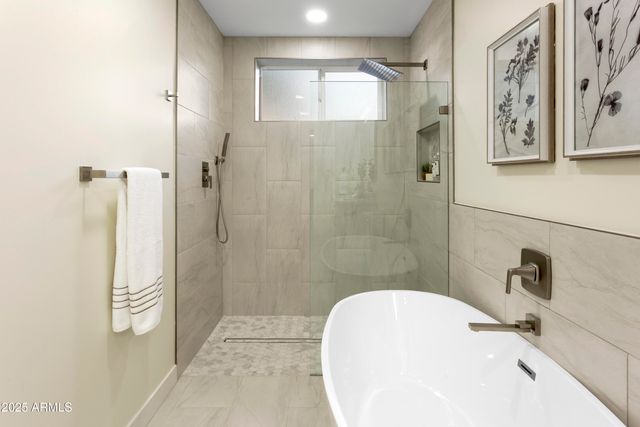 2273 E Clinton Street, Phoenix, AZ 85028