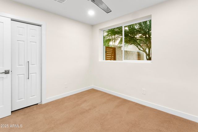 2273 E Clinton Street, Phoenix, AZ 85028