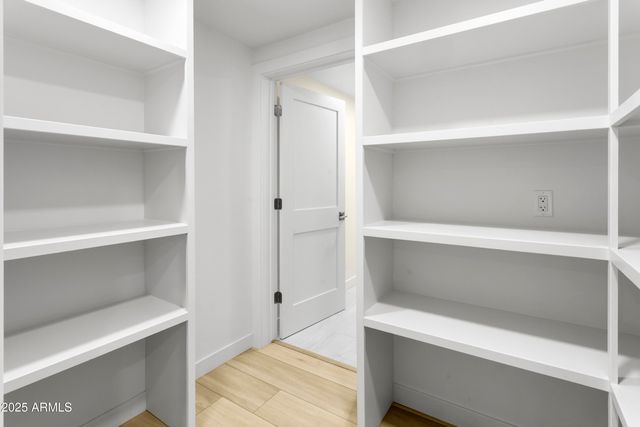 2273 E Clinton Street, Phoenix, AZ 85028