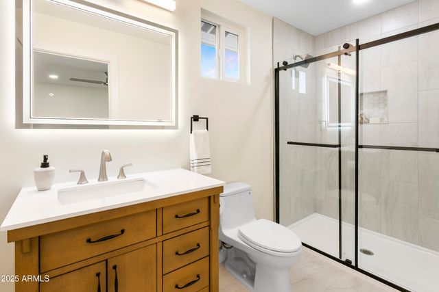 2273 E Clinton Street, Phoenix, AZ 85028