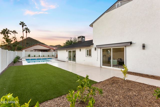 2273 E Clinton Street, Phoenix, AZ 85028