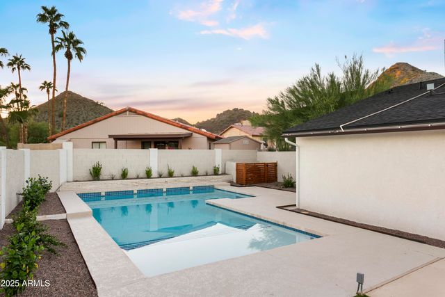 2273 E Clinton Street, Phoenix, AZ 85028