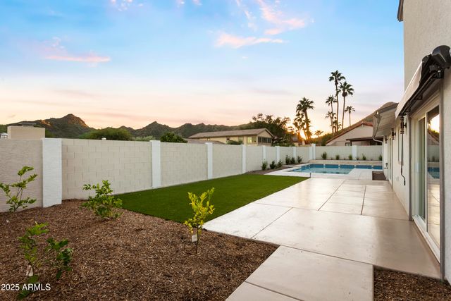 2273 E Clinton Street, Phoenix, AZ 85028