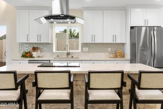 2273 E Clinton Street, Phoenix, AZ 85028